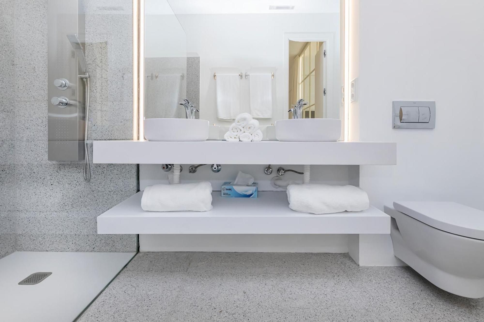 Bhost - Lumiere Suites Cordova Esterno foto