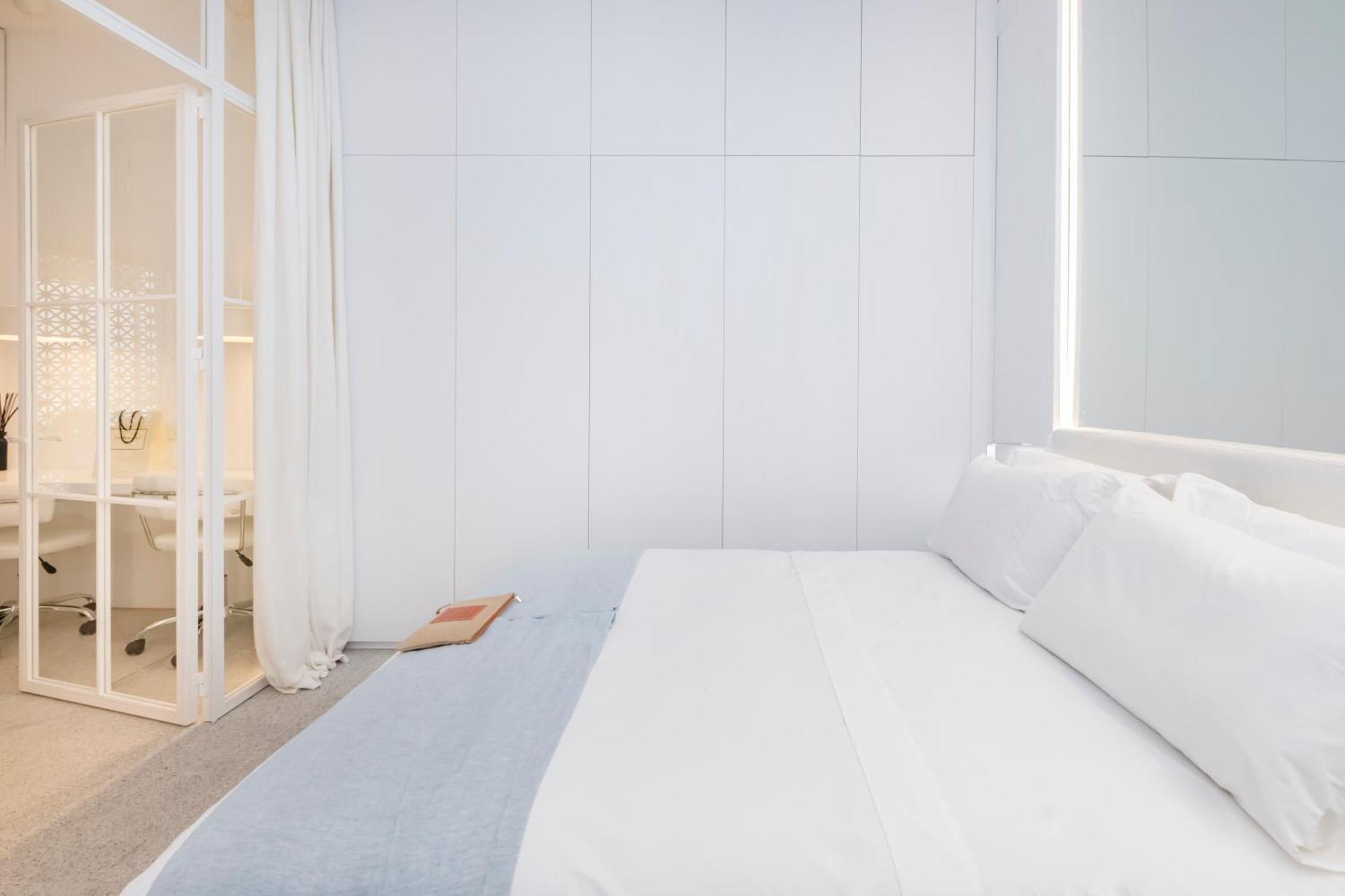 Bhost - Lumiere Suites Cordova Esterno foto