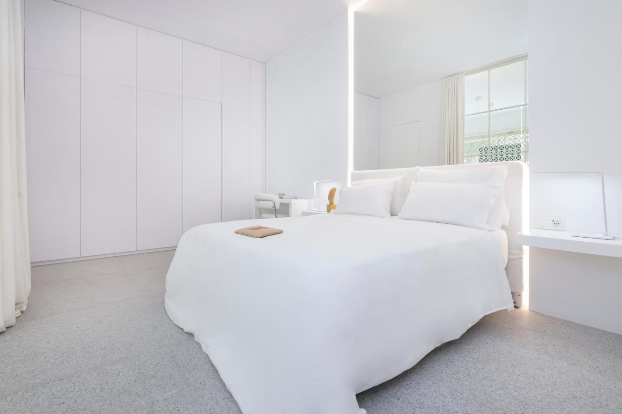 Bhost - Lumiere Suites Cordova Esterno foto