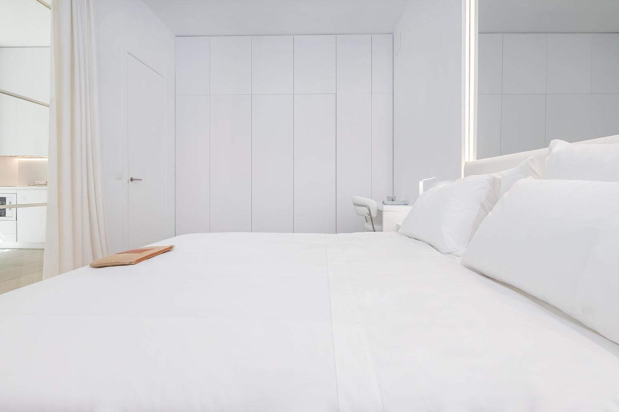 Bhost - Lumiere Suites Cordova Esterno foto